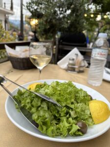 green salad with lemon