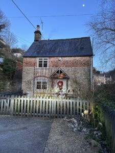 Feel Like You’re in “The Holiday” in This Idyllic Cotswold Cottage